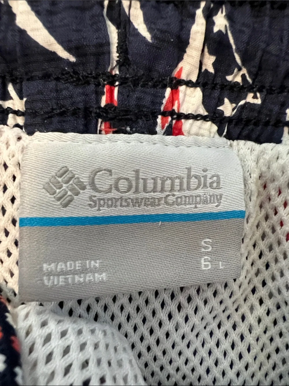 Columbia PFG Patriotic Red White Blue Shark Print Mesh Lined Board Shorts Small